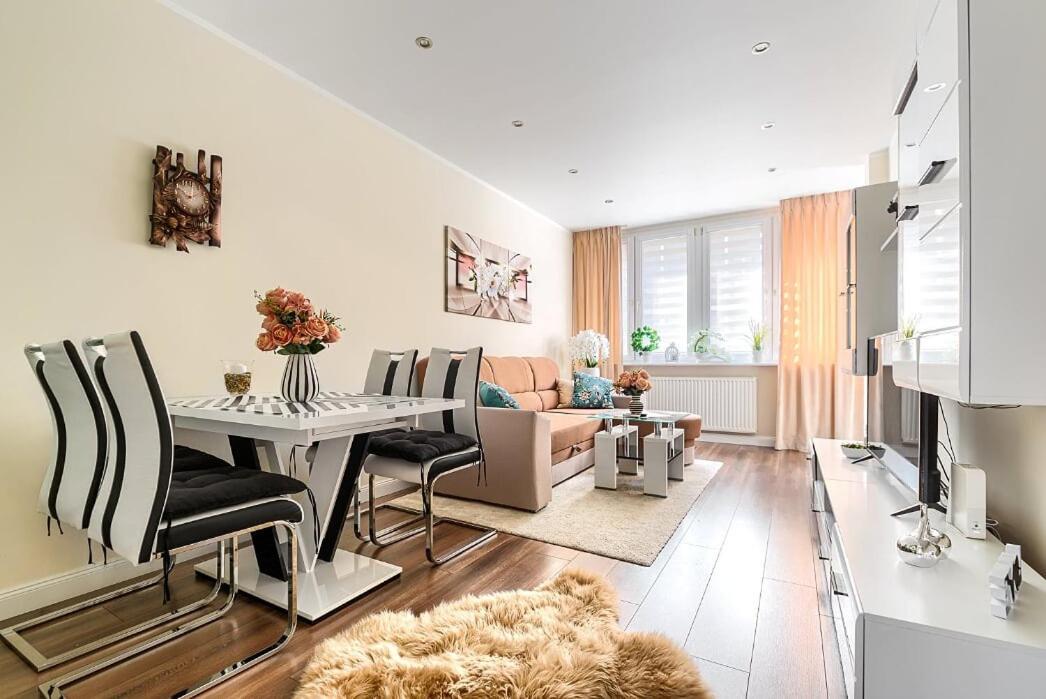 דירות שצ'צ'ין Flower Apartament City Center מראה חיצוני תמונה